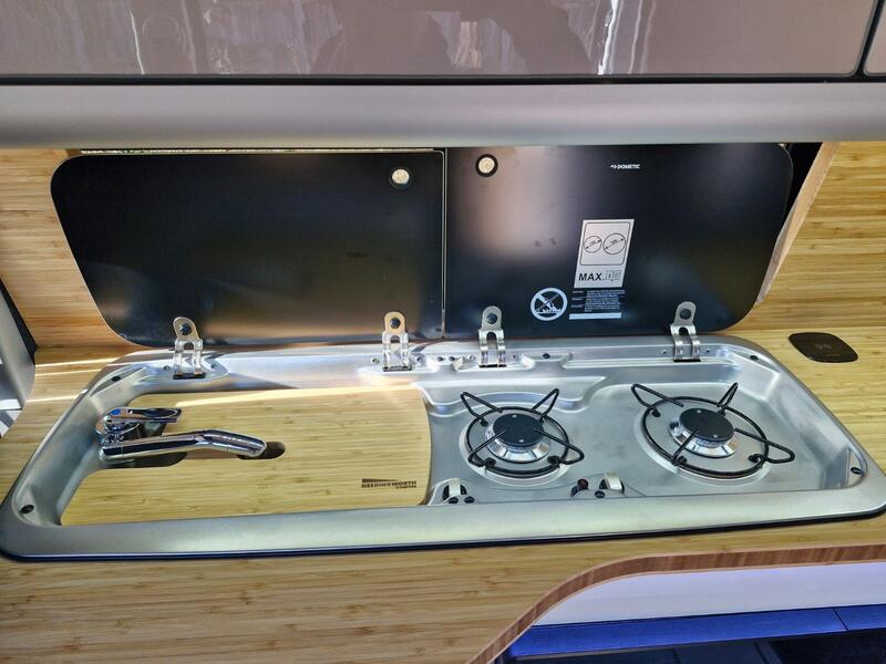 VOLKSWAGEN CAMPERVAN
