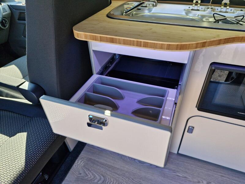 VOLKSWAGEN CAMPERVAN