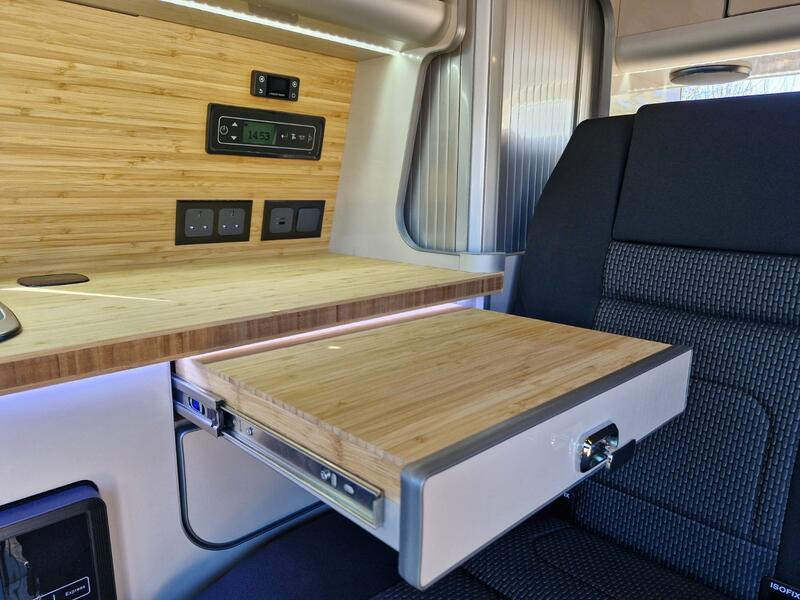 VOLKSWAGEN CAMPERVAN