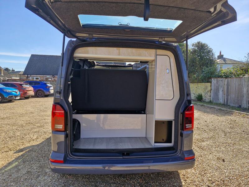 VOLKSWAGEN CAMPERVAN