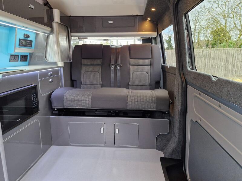VOLKSWAGEN CAMPERVAN