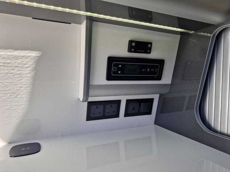 VOLKSWAGEN CAMPERVAN