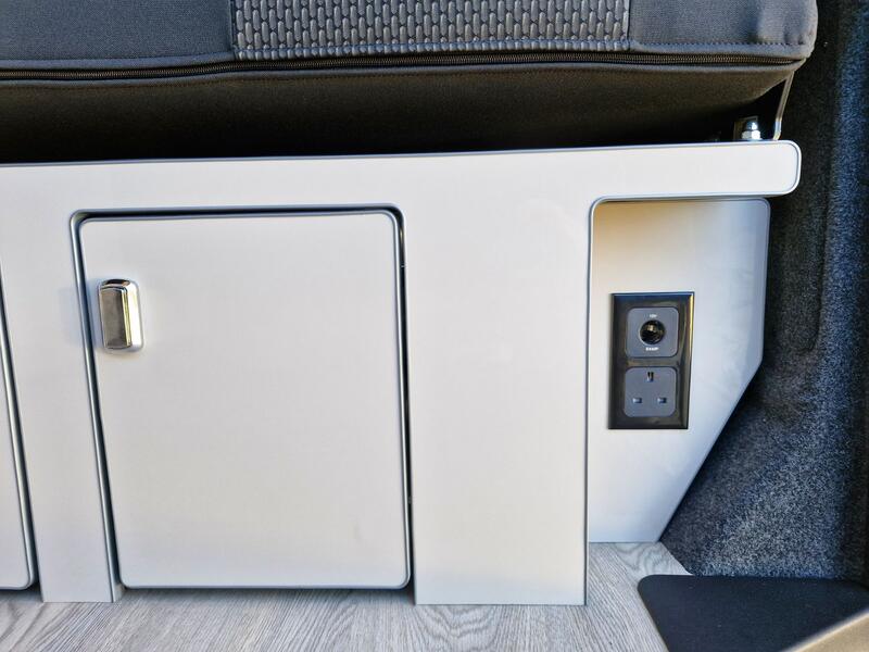 VOLKSWAGEN CAMPERVAN