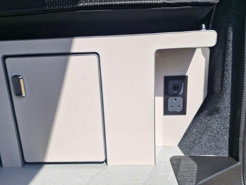 VOLKSWAGEN CAMPERVAN