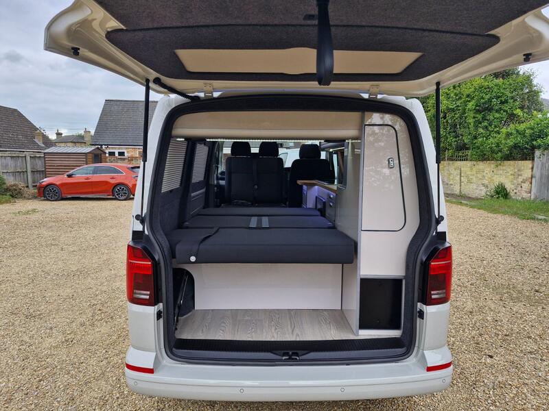 VOLKSWAGEN CAMPERVAN