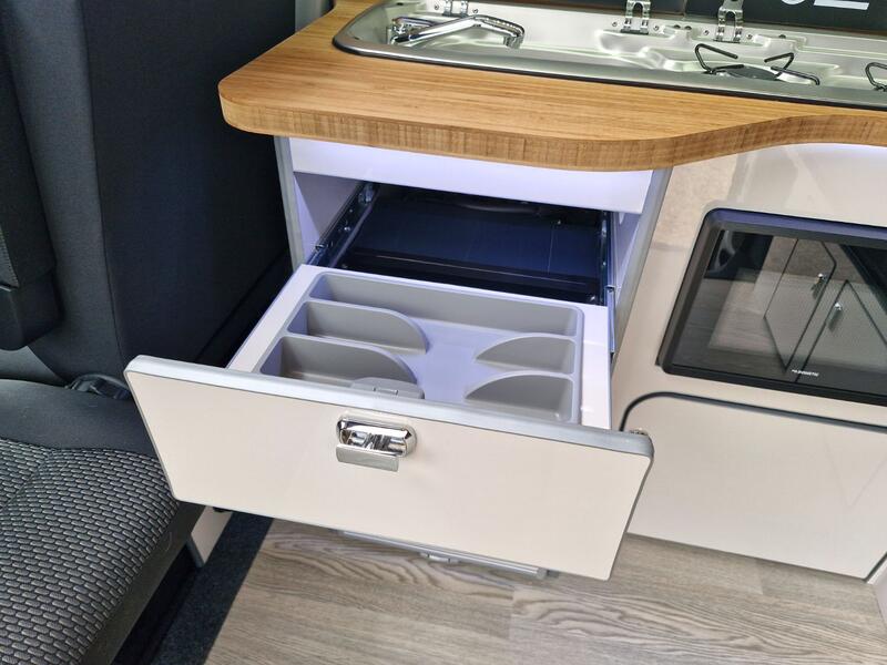 VOLKSWAGEN CAMPERVAN