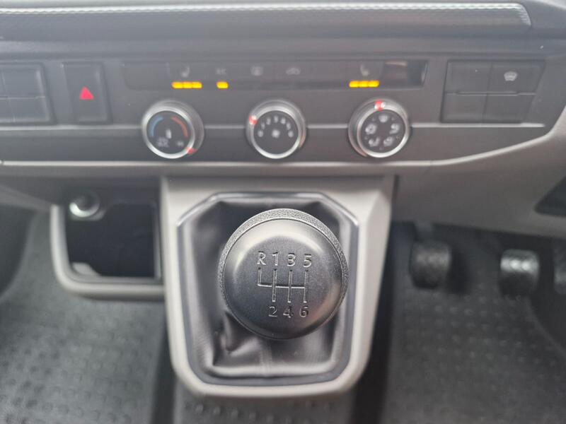 VOLKSWAGEN CAMPERVAN