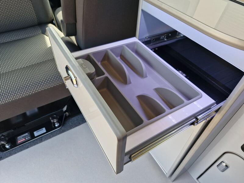 VOLKSWAGEN CAMPERVAN
