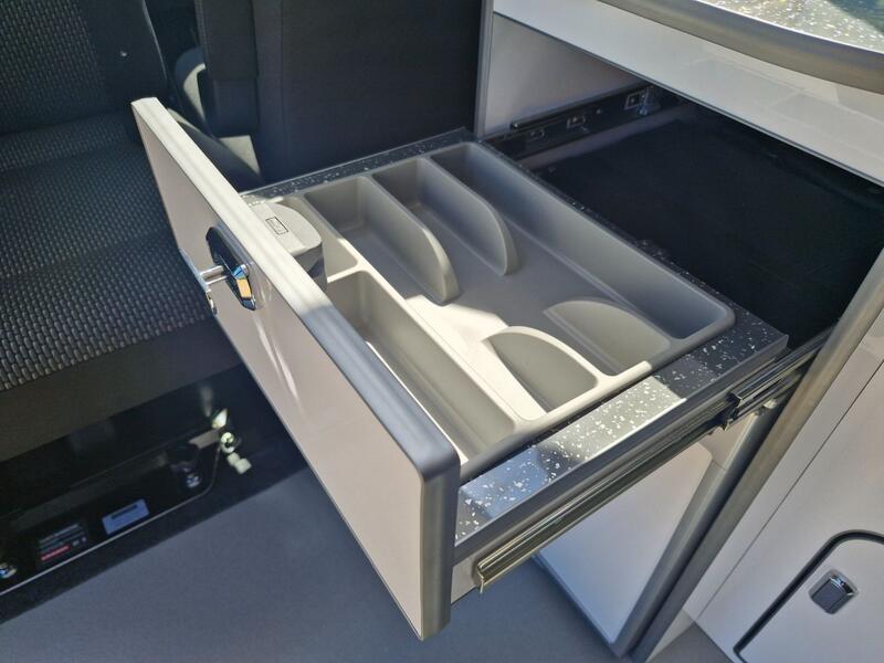 VOLKSWAGEN CAMPERVAN