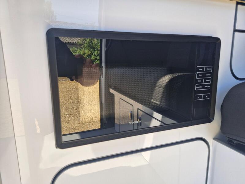 VOLKSWAGEN CAMPERVAN
