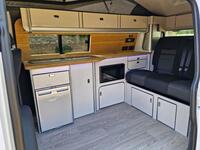 VOLKSWAGEN CAMPERVAN