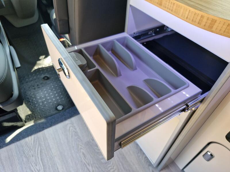 VOLKSWAGEN CAMPERVAN