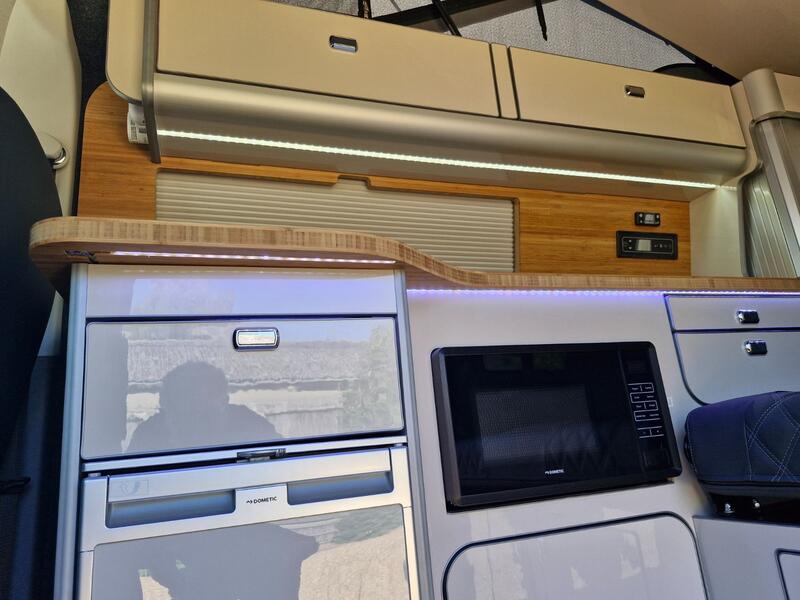 VOLKSWAGEN CAMPERVAN