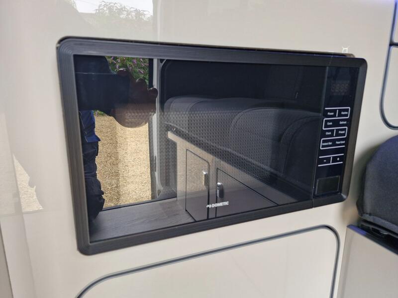 VOLKSWAGEN CAMPERVAN