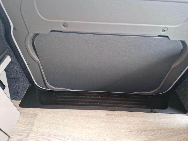 VOLKSWAGEN CAMPERVAN