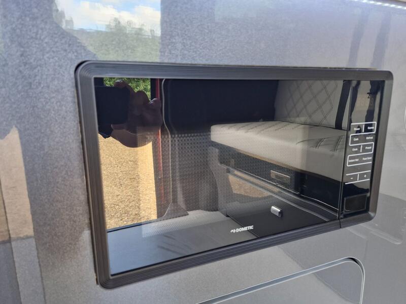 VOLKSWAGEN CAMPERVAN
