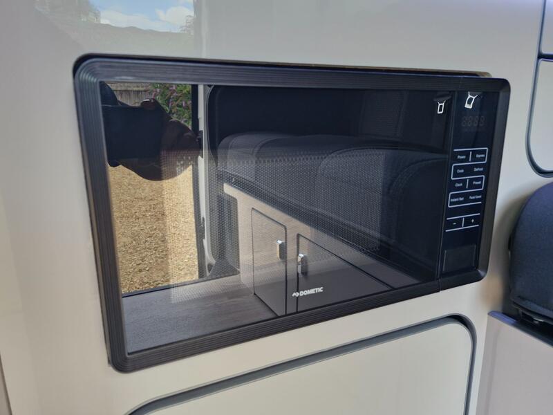 VOLKSWAGEN CAMPERVAN