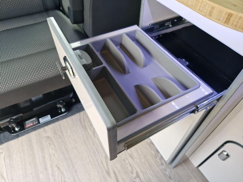 VOLKSWAGEN CAMPERVAN