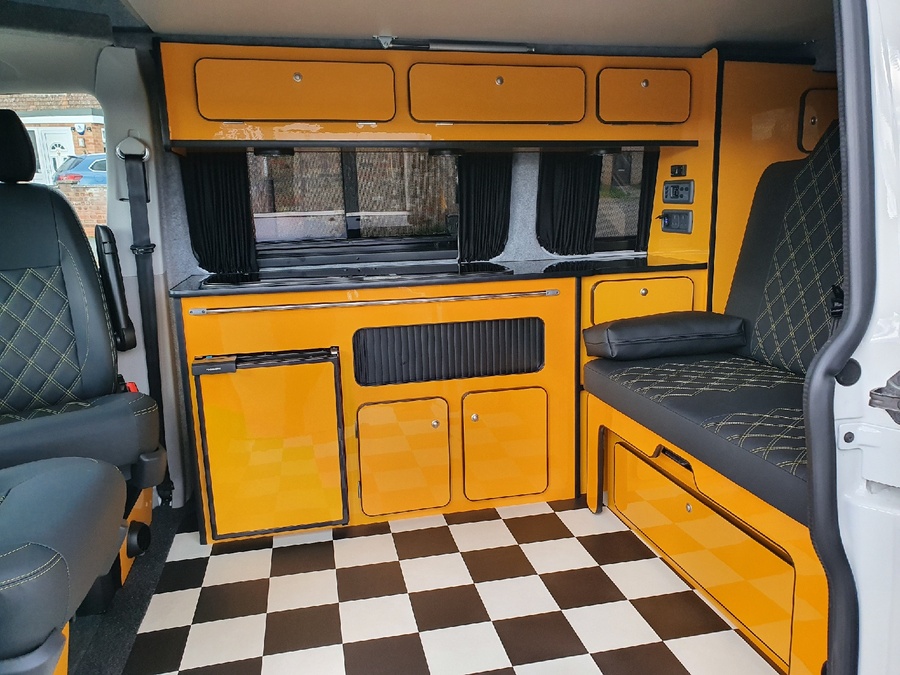 VOLKSWAGEN CAMPERVAN
