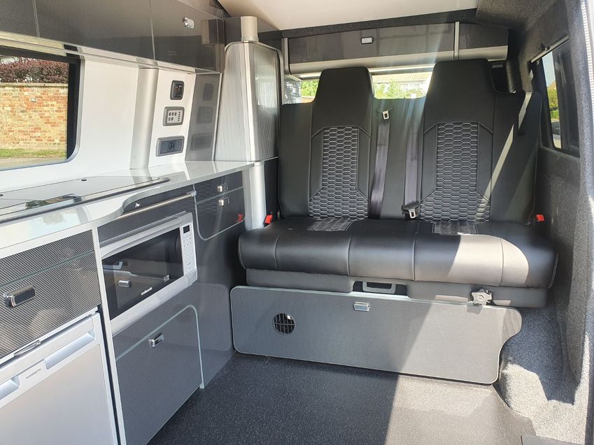 VOLKSWAGEN CAMPERVAN