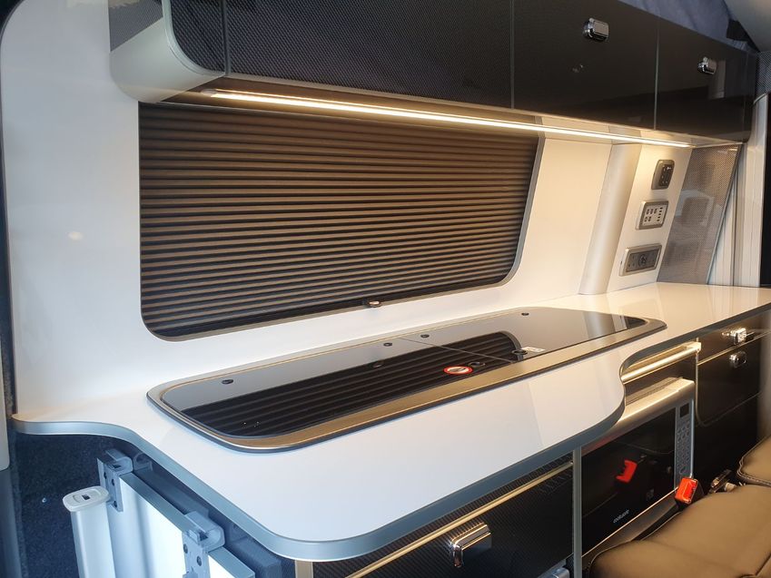 VOLKSWAGEN CAMPERVAN