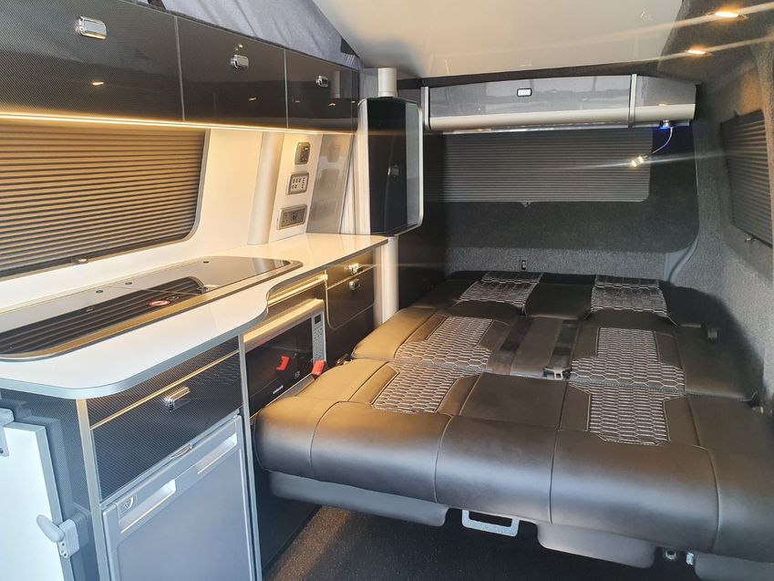 VOLKSWAGEN CAMPERVAN