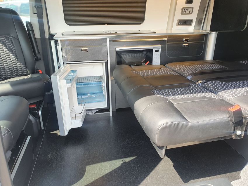 VOLKSWAGEN CAMPERVAN