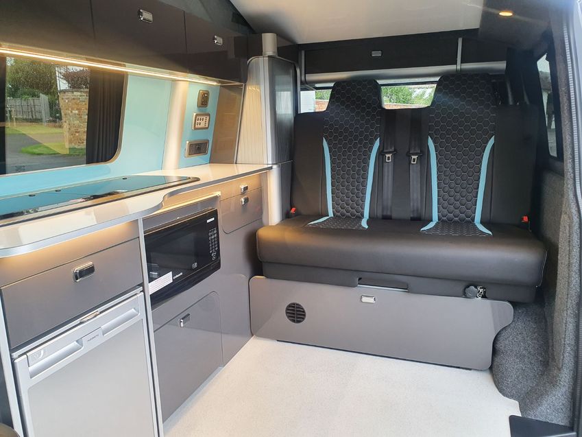 VOLKSWAGEN CAMPERVAN