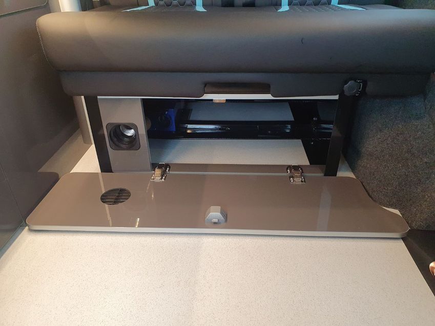 VOLKSWAGEN CAMPERVAN