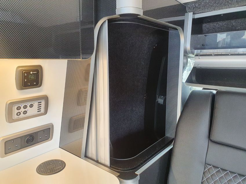 VOLKSWAGEN CAMPERVAN