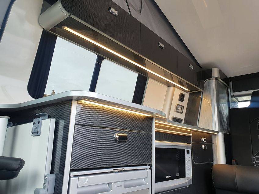 VOLKSWAGEN CAMPERVAN