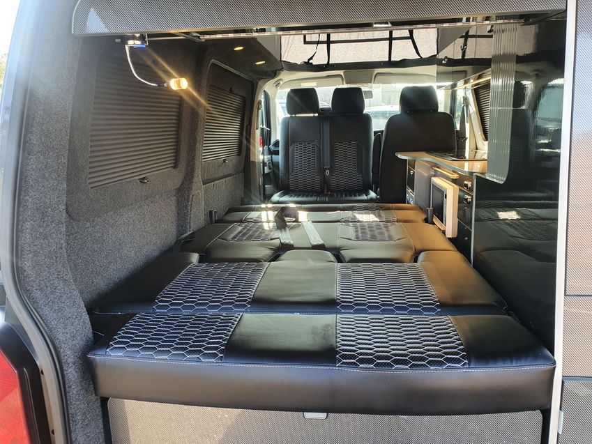 VOLKSWAGEN CAMPERVAN
