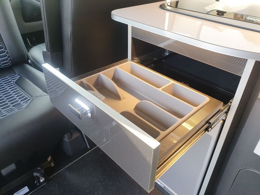 VOLKSWAGEN CAMPERVAN