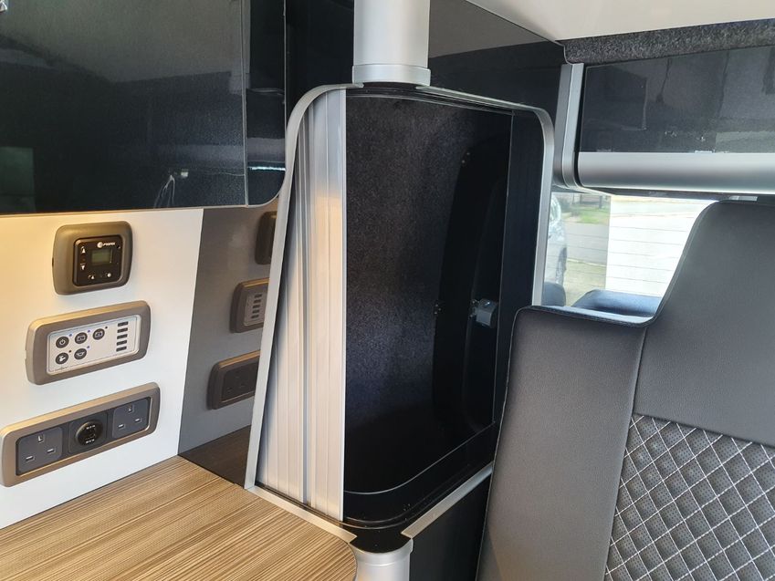 VOLKSWAGEN CAMPERVAN