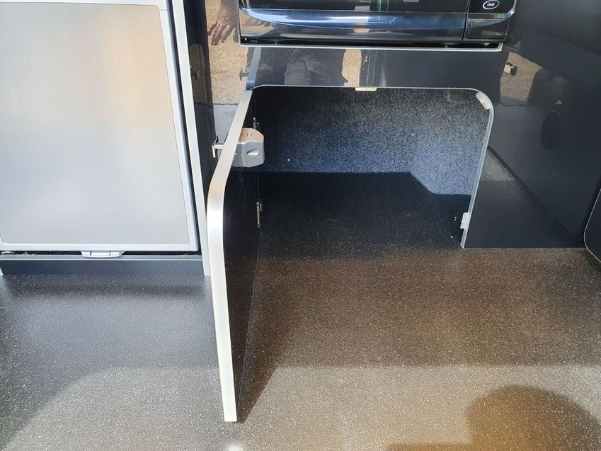 VOLKSWAGEN CAMPERVAN