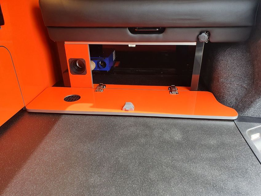 VOLKSWAGEN CAMPERVAN
