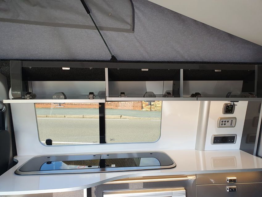 VOLKSWAGEN CAMPERVAN