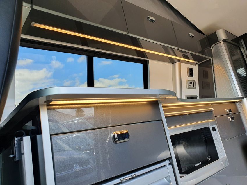 VOLKSWAGEN CAMPERVAN