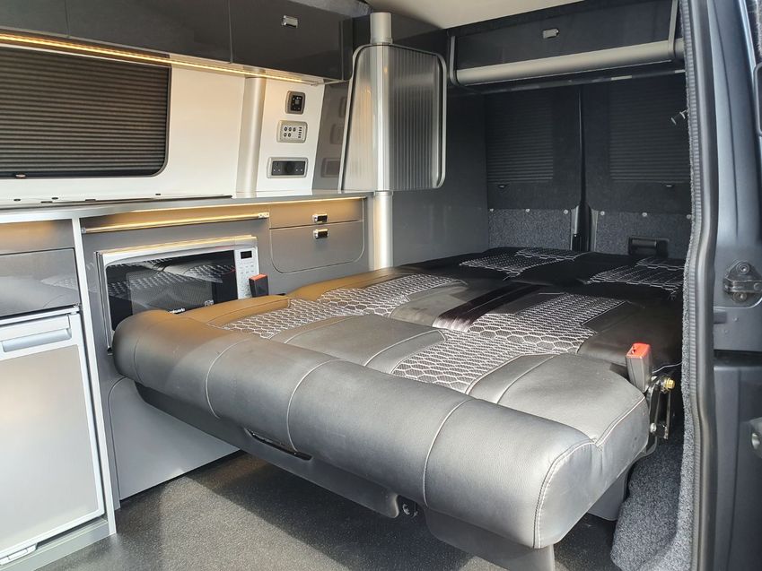 VOLKSWAGEN CAMPERVAN