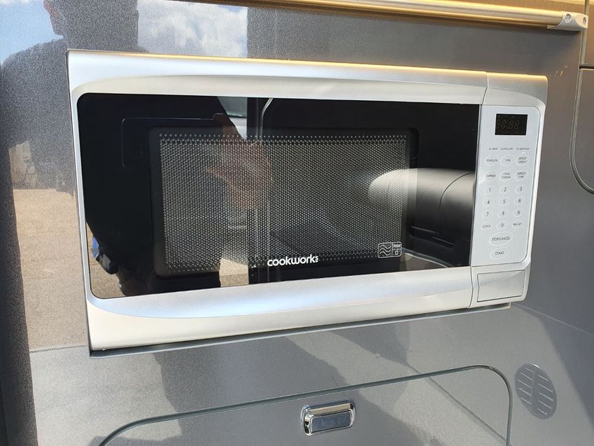 VOLKSWAGEN CAMPERVAN
