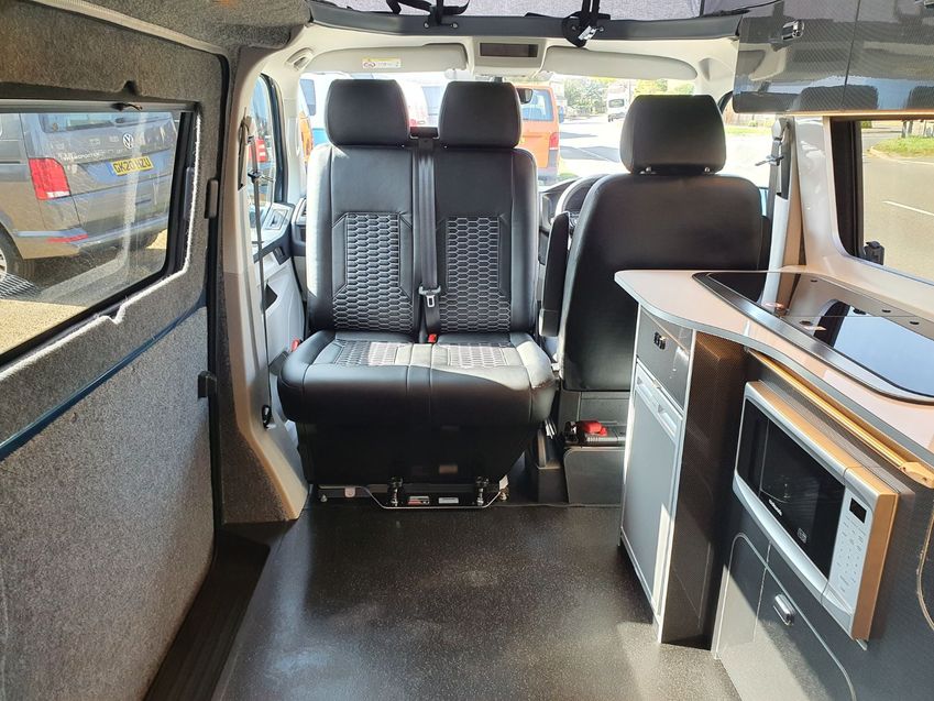 VOLKSWAGEN CAMPERVAN