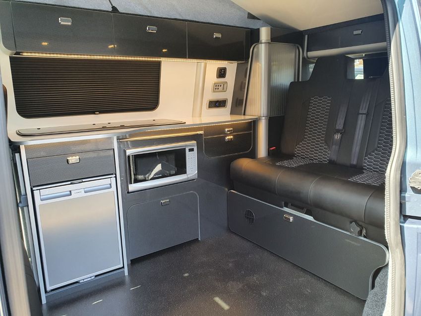 VOLKSWAGEN CAMPERVAN