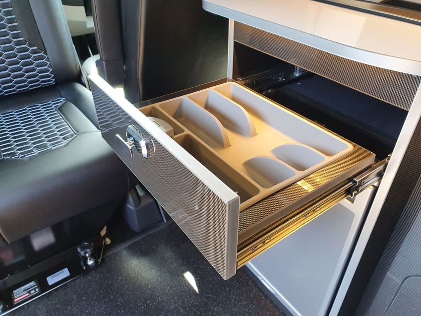 VOLKSWAGEN CAMPERVAN