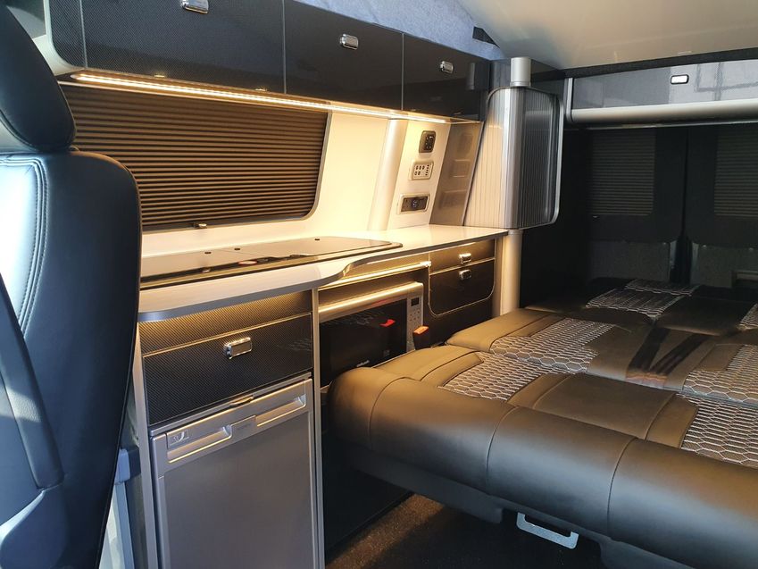 VOLKSWAGEN CAMPERVAN
