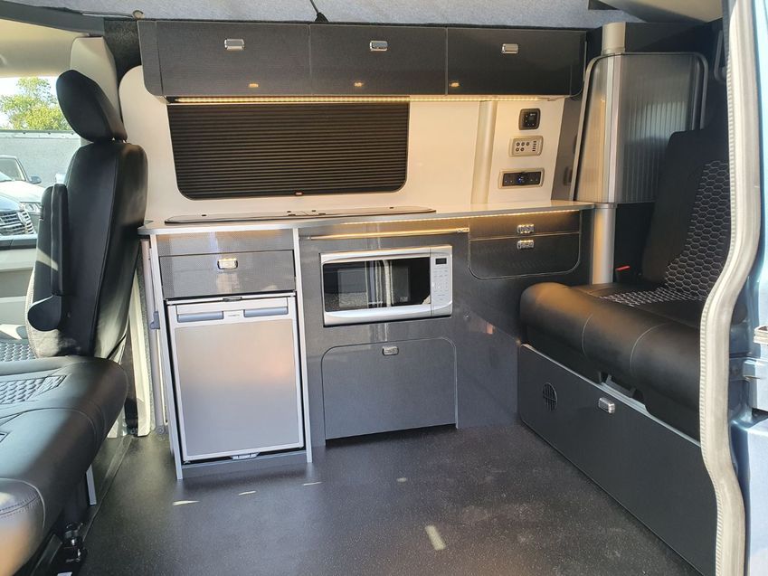 VOLKSWAGEN CAMPERVAN