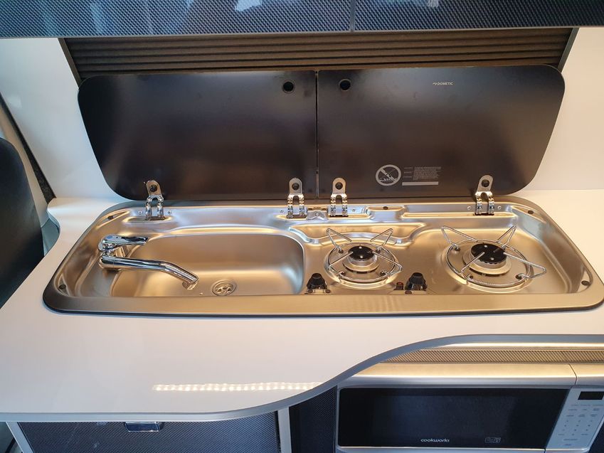 VOLKSWAGEN CAMPERVAN