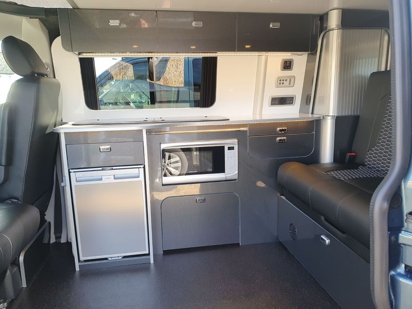 VOLKSWAGEN CAMPERVAN