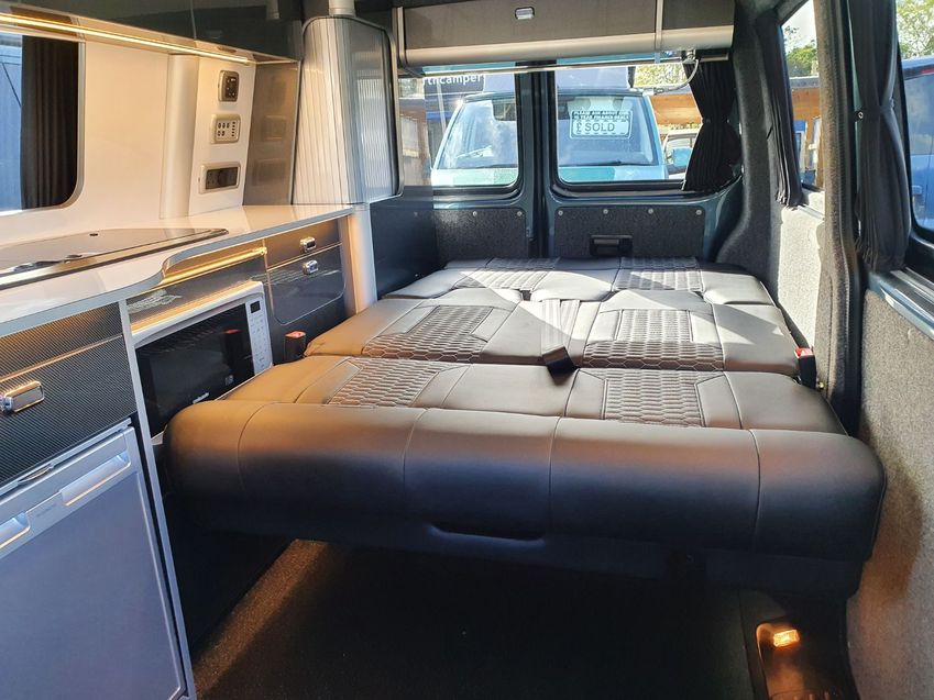 VOLKSWAGEN CAMPERVAN