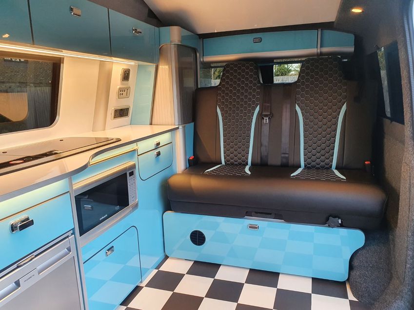 VOLKSWAGEN CAMPERVAN