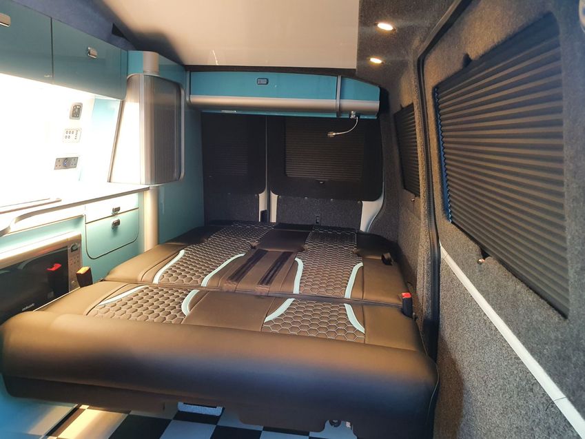 VOLKSWAGEN CAMPERVAN